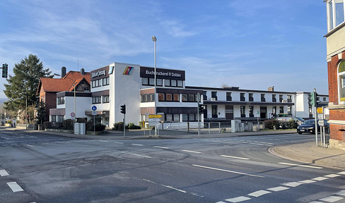 High-frequency commercial/service/office location in a multi-business building in Alfeld - also partial areas