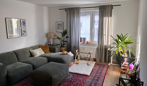 Spacious, beautiful 3-room apartment near the university and the main station, with balcony