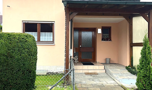 Charming corner terraced house with garage and well-kept garden