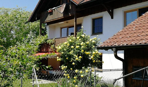 Helle großzügige 3 Zimmer Whg. mit Süd-Balkon