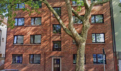 Renovated apartment with balcony - first occupancy after refurbishment