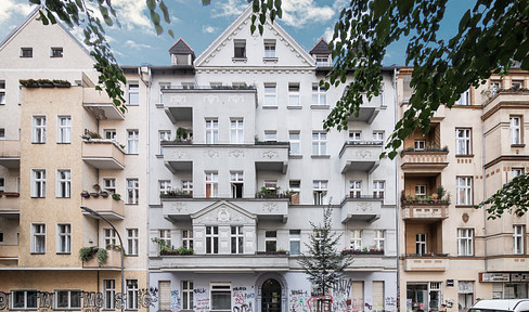 2-room apartment in an old building, front building attic, without elevator and without balcony