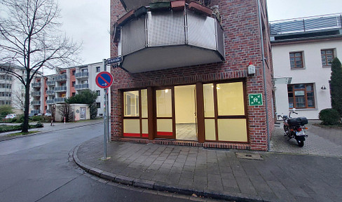 Location!  118 sqm 4 room office/practice or living space, divisible, OF centr. 1 min to S-Bahn, rents approx. 24T