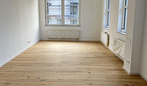 First occupancy! Very charming, 4-room apartment with high ceilings