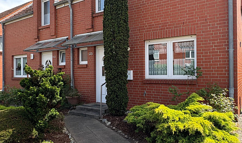 Own instead of rent! Semi-detached house in Schwerin Mueß