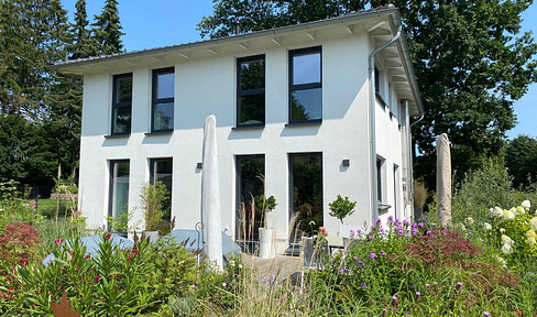 Modern city villa in a fantastic location in Hamburg's Walddörfer district