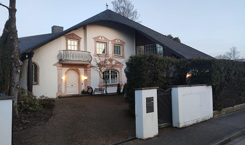 Exclusive property in Neubiberg - architect's villa with charm and vault