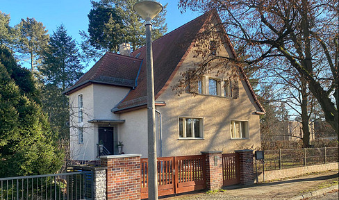 Spacious 9-room villa in Potsdam Stern