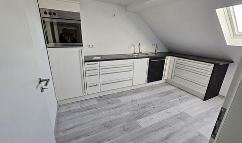 ZENTRUM ALSDORF,VERY BEAUTIFUL 77 m2 ROOF FLOOR APARTMENT FOR RENT