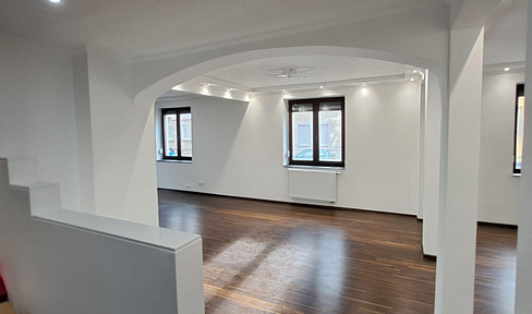 Commission-free: Charming 4-room apartment in a central location in Fellbach - approx. 110 sqm