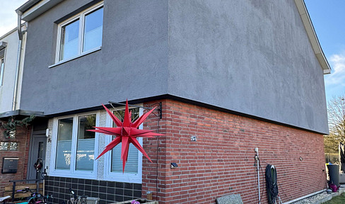 Saniertes und modernes Endreihenhaus - courtagefrei - mit großem Garten in Norderstedt