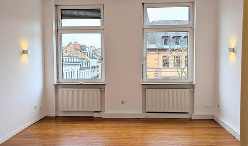 Beautiful old apartment near the train station, Wiesbaden-Mitte, central