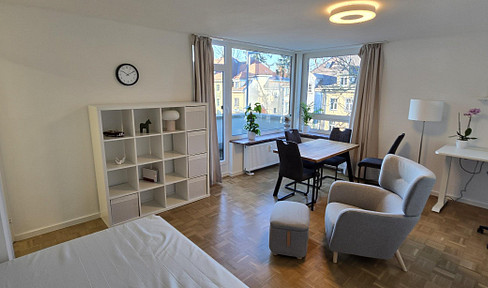 Möbliert: Helle, exklusive 1-Zimmer-Wohnung mit Balkon in begehrter Lage nahe Schloss Nymphenburg