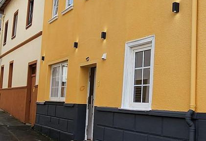 Modern 6-room apartment for rent *No garden*