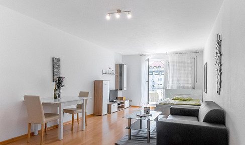 MITTEN IM ZENTRUM: EXKLUSIVES MÖBLIERTES APARTMENT MIT BALKON UND WLAN