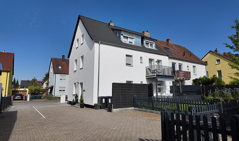 Three-family house with furnished apartments in Nuremberg-Eibach - garden, terrace - commission-free