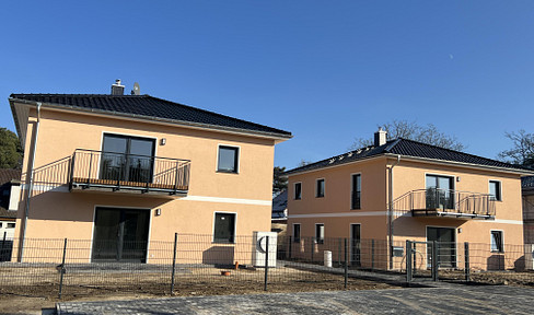 3,5 Raum Wohnung mit Balkon im 1. OG Stadtvilla