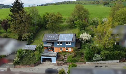 Fantastic detached house in prime location: panoramic view, right on the edge of the field!