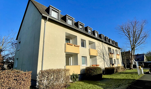 Erstbezug nach hochwertiger Sanierung // 1. OG mit Balkon und Stellplatz