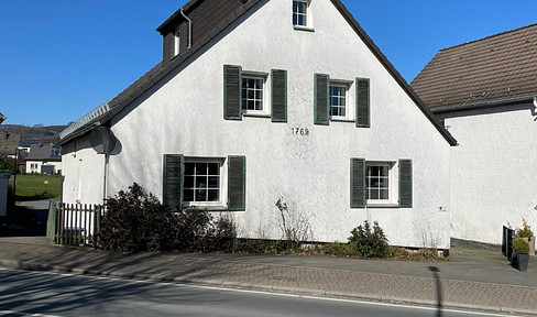 Haus - 10 Zimmer - 3 Küchen - 3 Bäder -  EFH - Ihr Zuhause