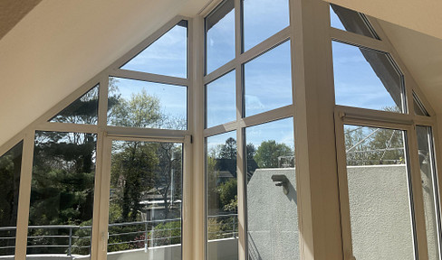 Charmante 2-Zimmer-Maisonette-Wohnung mit Dachterrasse und EBK in Kaarst