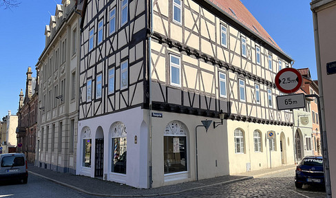 Residential and commercial building in a top location in Naumburg