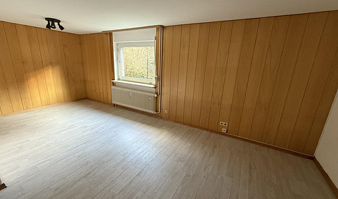 Helle, freundliche, 1 Zimmer-Wohnung im Souterrain