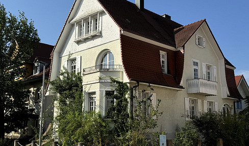 Art nouveau villa with garden plot