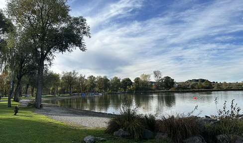 Exklusives Einfamilienhaus mit Einliegerwohnung und Panoramablick auf den Chiemsee