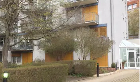 Zentral, ruhig  1 Zi Vollmöbliertes Studio mit Balkon und Fahrstuhl