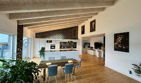 Architect's villa with beautiful garden