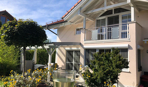 Architect's dream home in a perfect location with optional adjoining 1000m2 plot