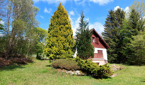 Einfamilienhaus in traumhafter Einzellage und Weitblick von großer Terrasse auf 4750m² Eigengrund