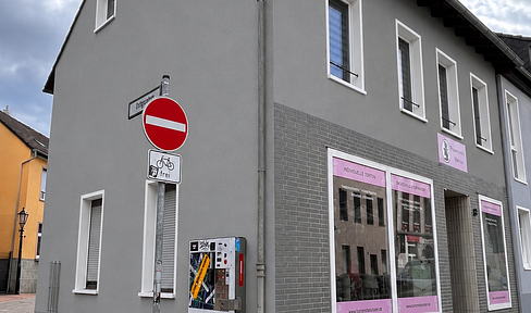 Apartment building / residential / commercial building in the center of Dülken
