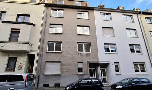 Neu renovierte 3-Zimmer-Wohnung mit Loggia im Herzen von MG-Rheydt