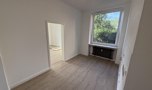 Newly renovated 1-room first floor apartment with terrace in Essen