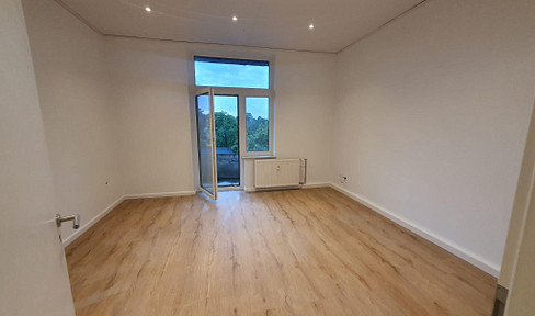 Frisch renovierte 1-Zimmer-Wohnung mit großer Küche in Essen
