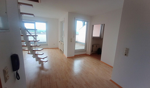 Provisionsfrei - Helle offene 2,5-Zimmer-Dachterrassen-Wohnung in Neusäß mit freier Aussicht.