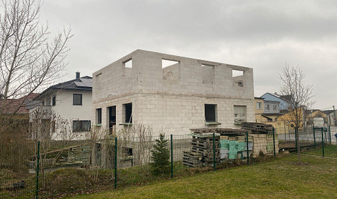 Stadtgrenze Wien Glinzendorf Grundstück mit Rohbau