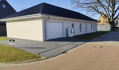 Hochwertiger und moderner Neubau Walmdachbungalow mit Photovoltaikanlage inklusive Speicher