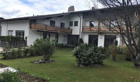 A heart for individualists! Surrounded by mountains and nature, town within walking distance.