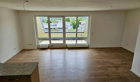Zauberhafte & sonnige 3 Zimmer Maisonette Wohnung mit 2 Dachterrassen und Garage in Rottenburg a. N