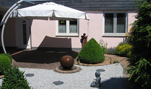 Terraced house with high-quality furnishings on the Johannesberg ( without commission )