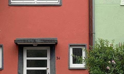 A terraced house that steps out of line