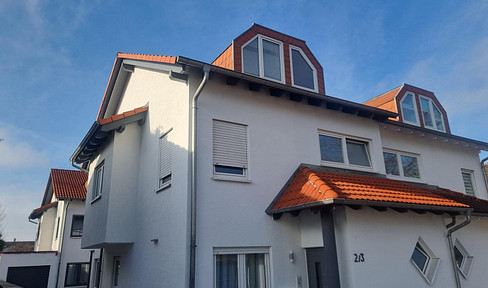 Schöne DHH mit zwei Wohnungen! Sehr gute Lage! Als Kapitalanlage oder Eigenbedarf.