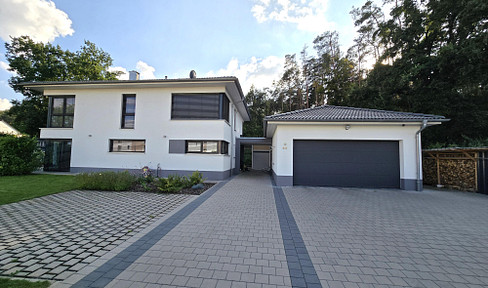 Großzügiges, modernes Anwesen mit gewerbl. Potenzial-Praxen, Anwaltkanzlei, Freiberufler, Parkplätze