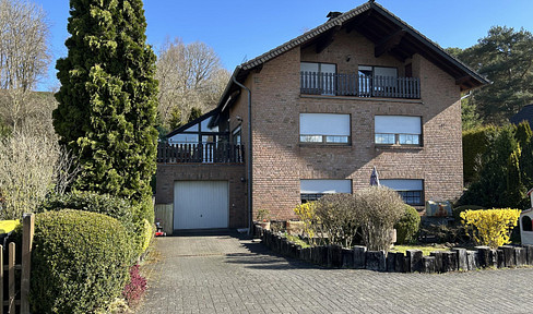 Zinshaus/Mehrgenerationenhaus: 3-Familienhaus in der Eifel