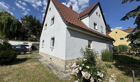 Schöne und provisionsfreie DHH in Top-Lage - Bezug sofort möglich!