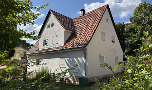 Provisionsfreie DHH mit vielen Zimmern in Top-Lage!