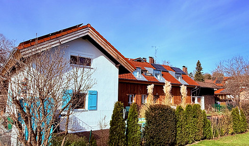 Individual country house in Schäftlarn top modernized with garden, PV system and carport - from private owner